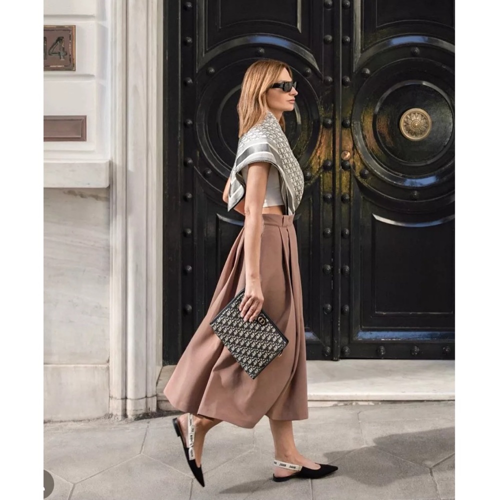 JE72 NWT ZARA BLOGGERS FAVE VOLUMNIOUS MIDI SKIRT